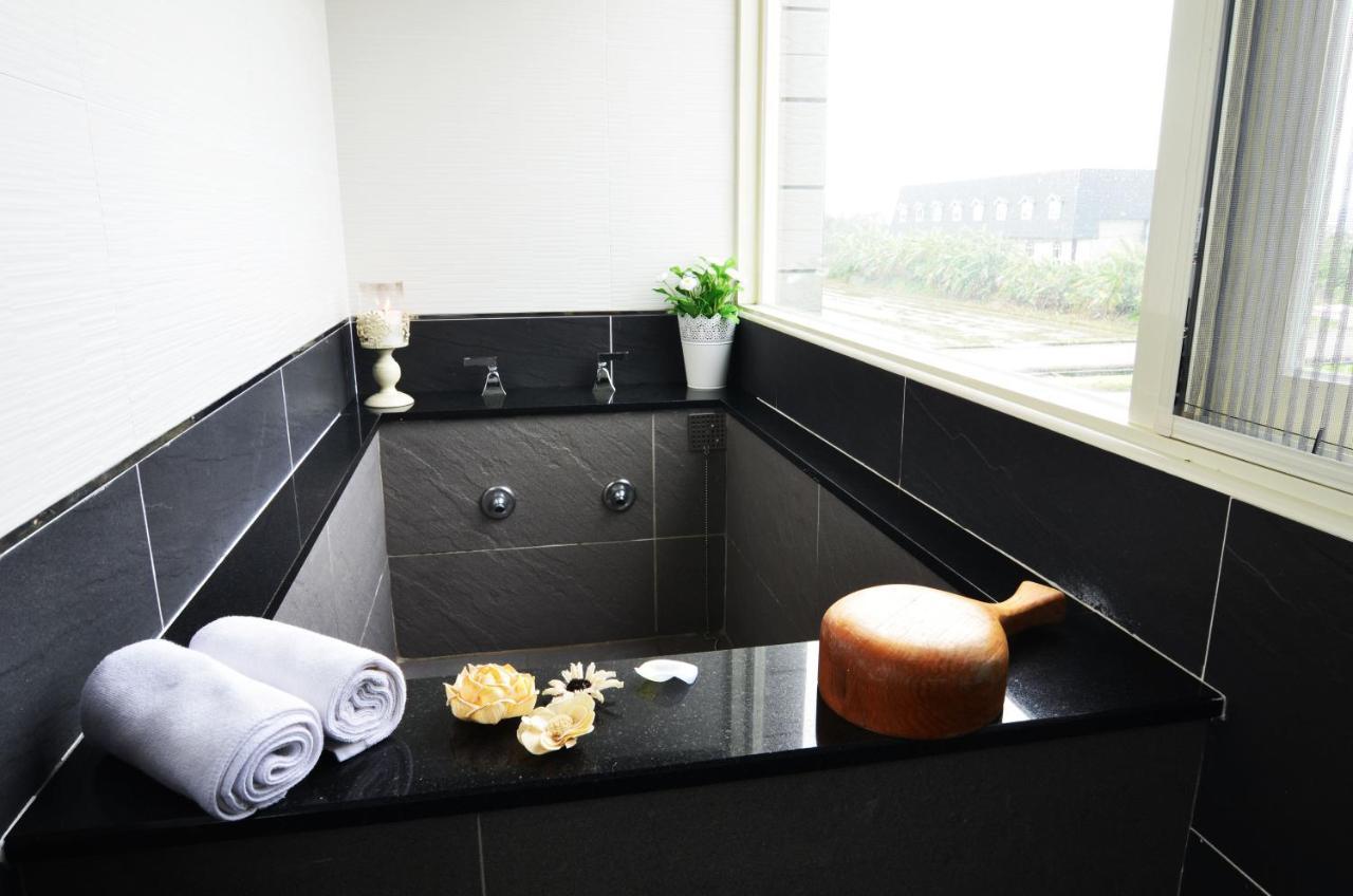 Yunju House Bed & Breakfast Jiaoxi Bagian luar foto